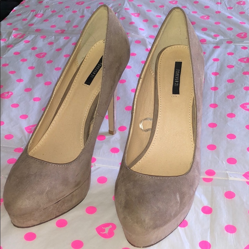 Forever 21 Nude Suede Heels size 9